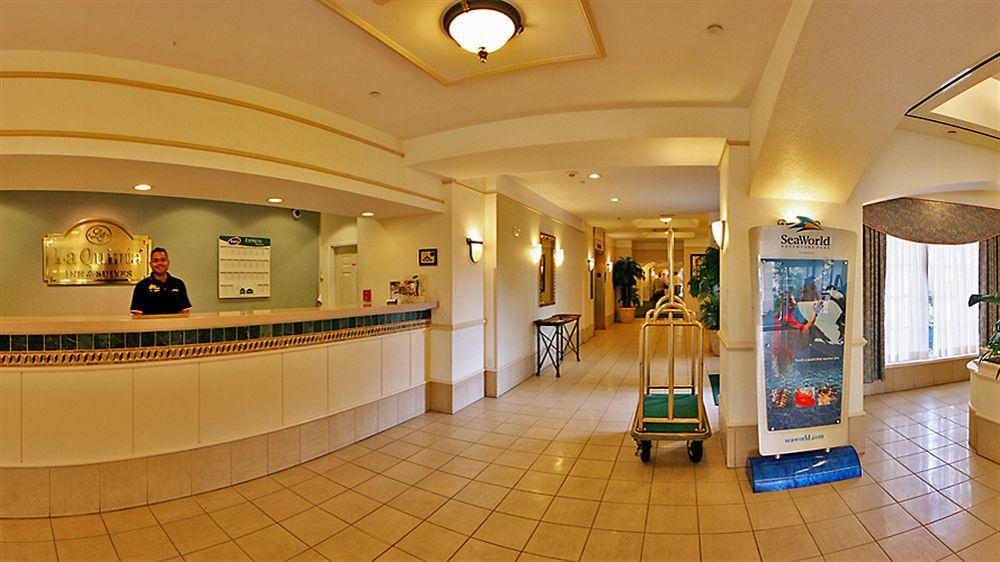 La Quinta By Wyndham San Antonio Airport Hotel Exterior foto