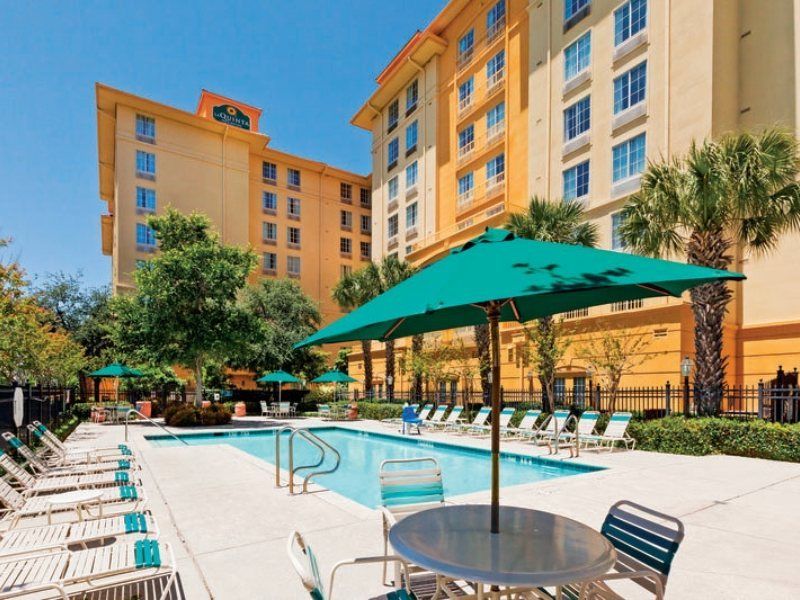 La Quinta By Wyndham San Antonio Airport Hotel Exterior foto